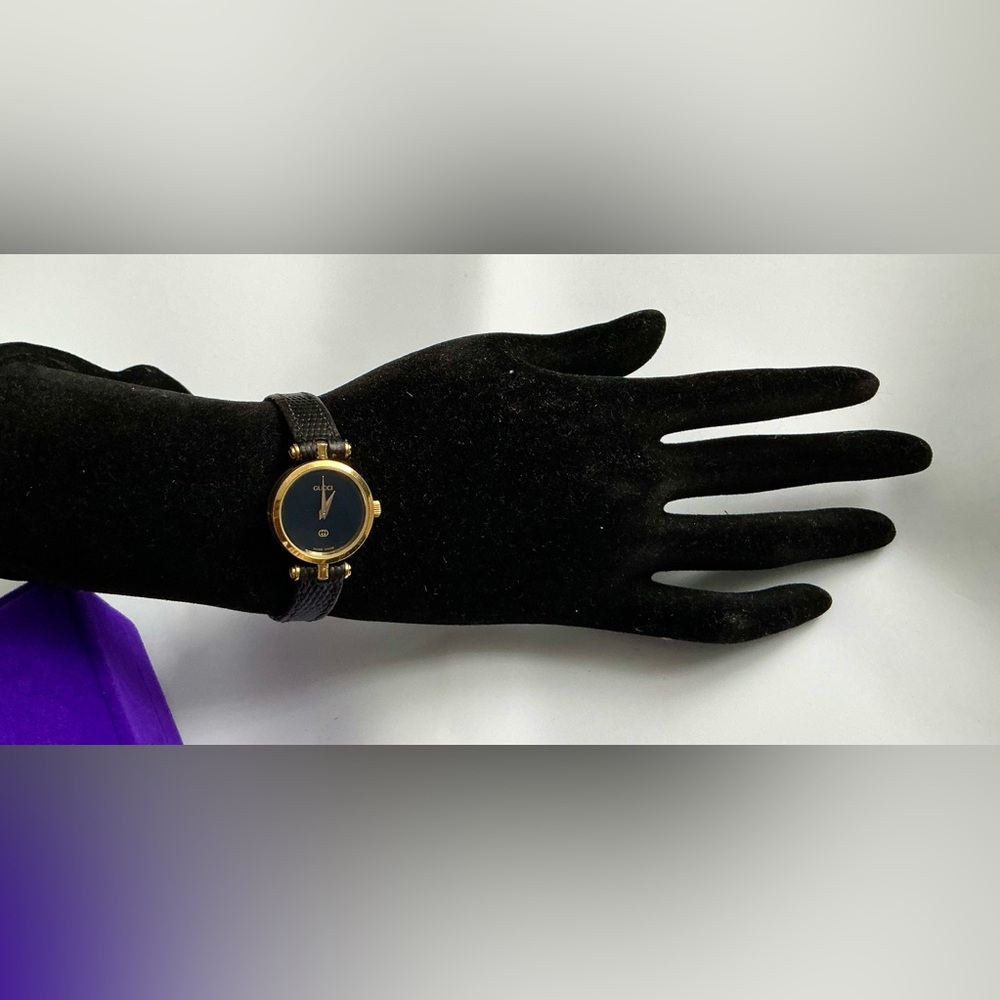 Ladies GUCCI lovely DRESS watch💖💖 - Picture 2 of 15